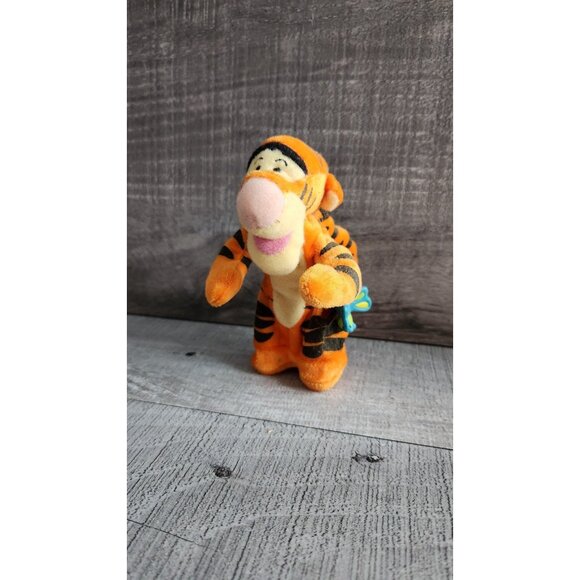 Vintage 2001 Disney Wind Up Tigger Plush Stuffed Animal Winnie the Pooh Toy - Picture 2 of 5